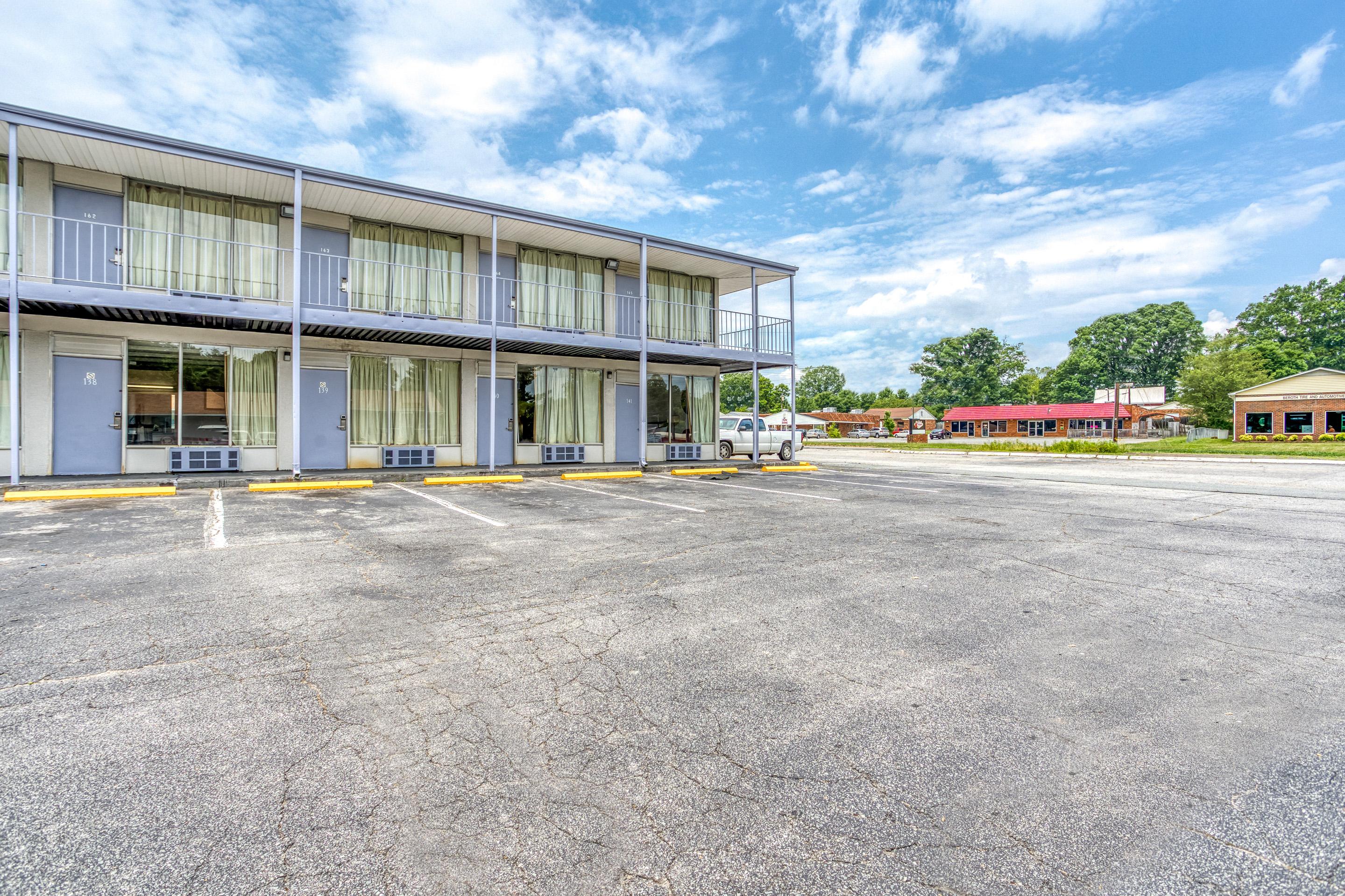 Oyo Inn Kernersville Exterior photo